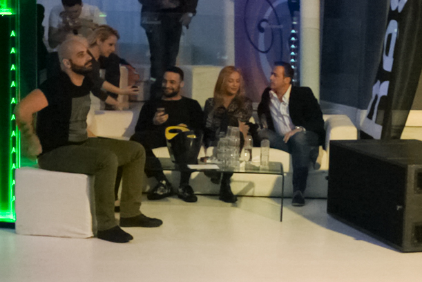 Desi au venit la un eveniment muzical, cei doi au preferat mai mult sa socializeze decat sa se distreze