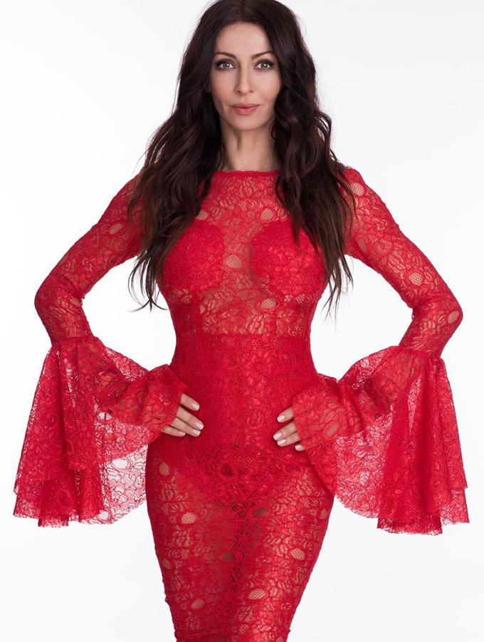 Mihaela vrea sa arate ca si femeile de 44 de ani pot fi sexy