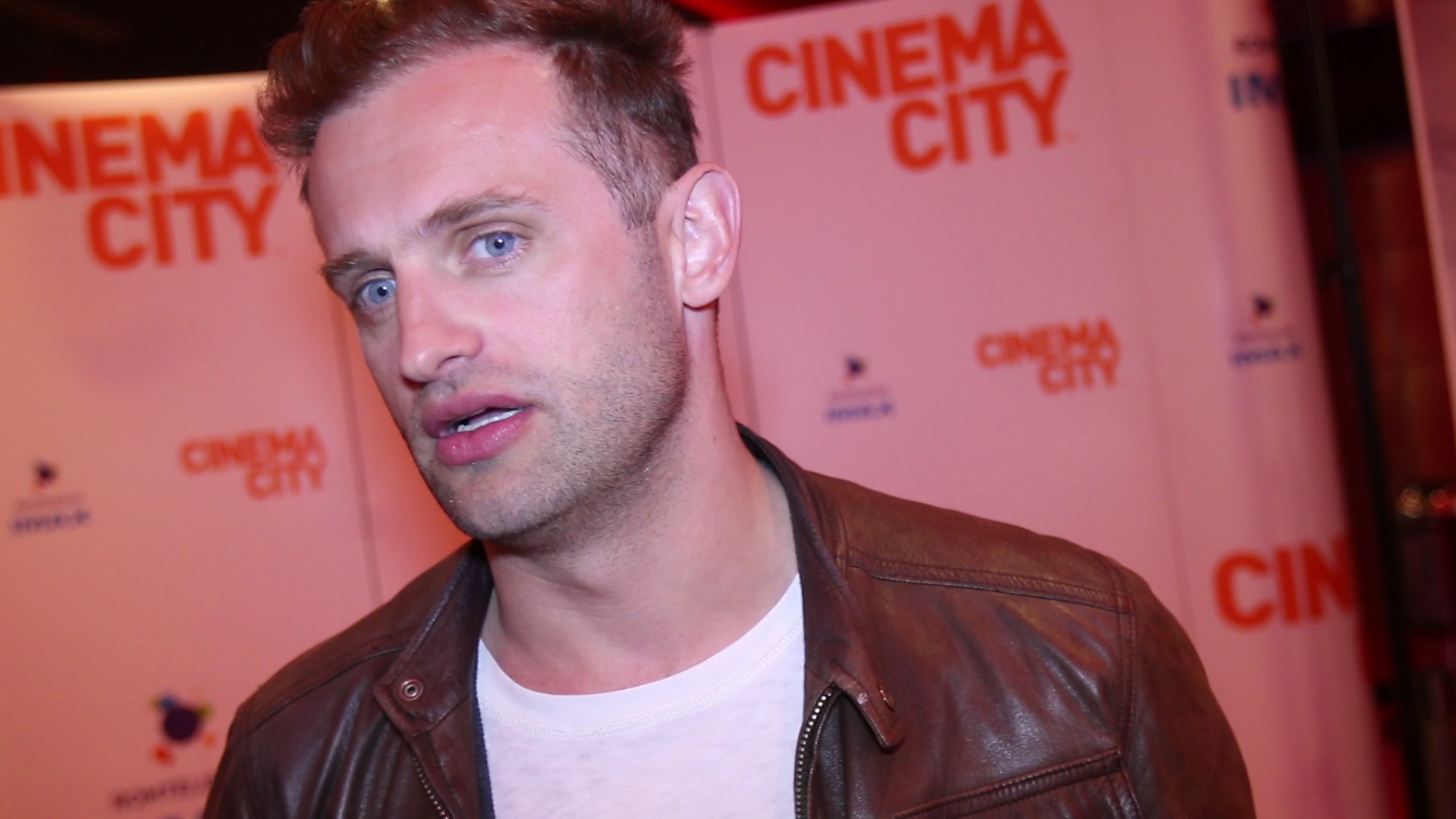 Sorin a povestit ca in copilarie si-a luat bataie de la colegi