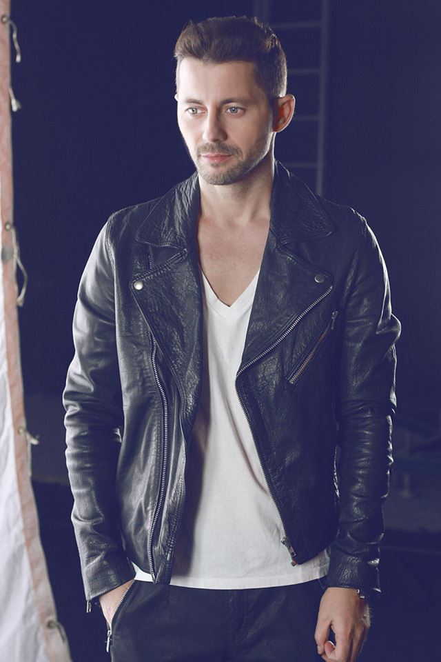 Adi vrea sa mearga mai departe, in cariera solo, cu numele de Akcent