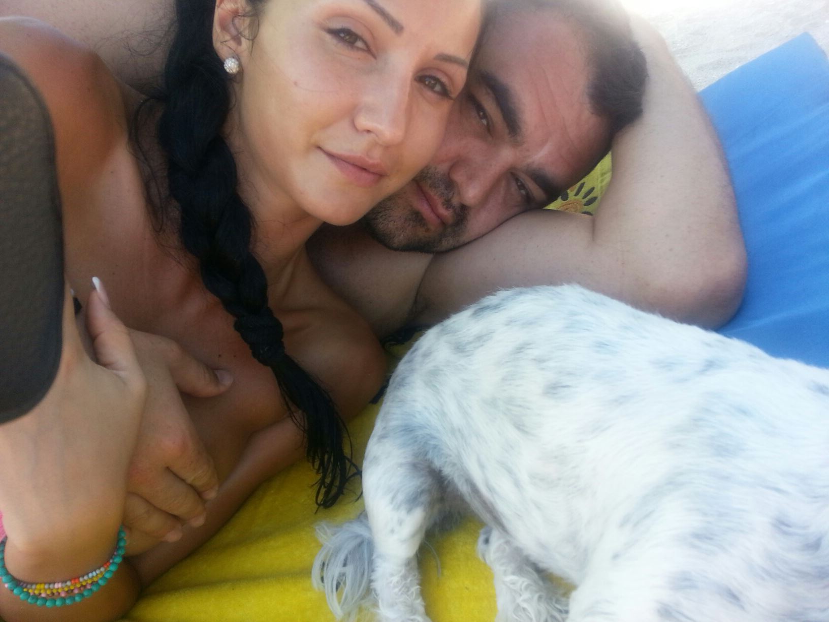 Presupusa iubita a lui Matteo are de fapt o relatie cu impresarul acestuia foto: Facebook