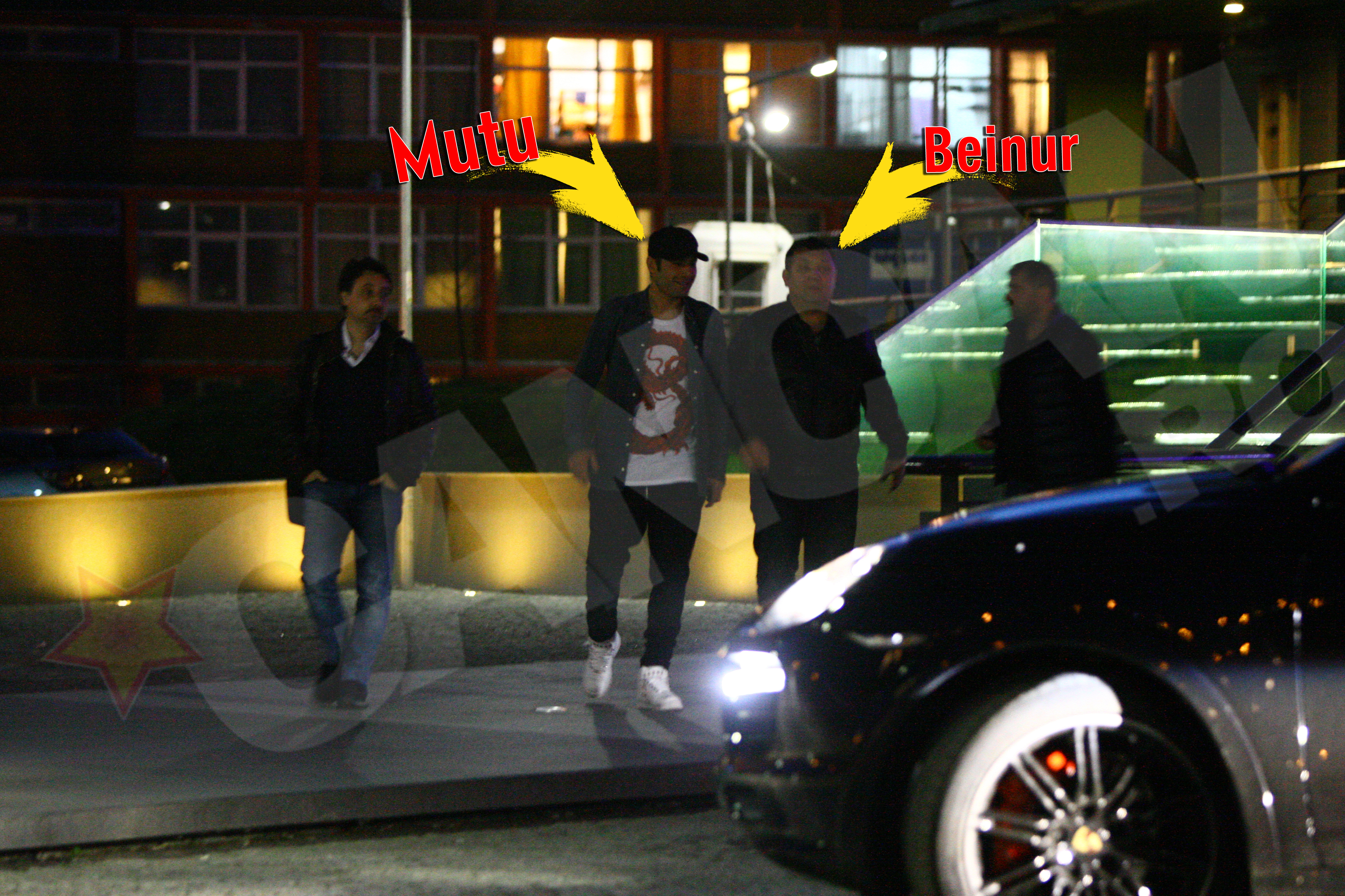 Adi Mutu paraseste platoul de filmari alaturi de Nuredin Beinur