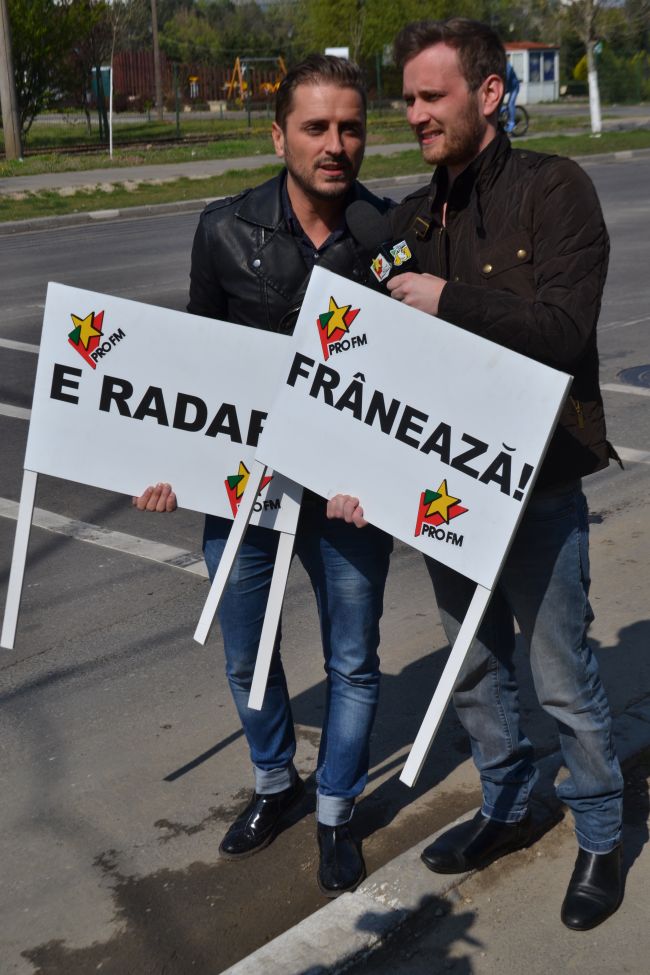 Marius Onuc si DJ Greeg au iesit in strada sa ii atentioneze pe soferi in legatura cu radarul