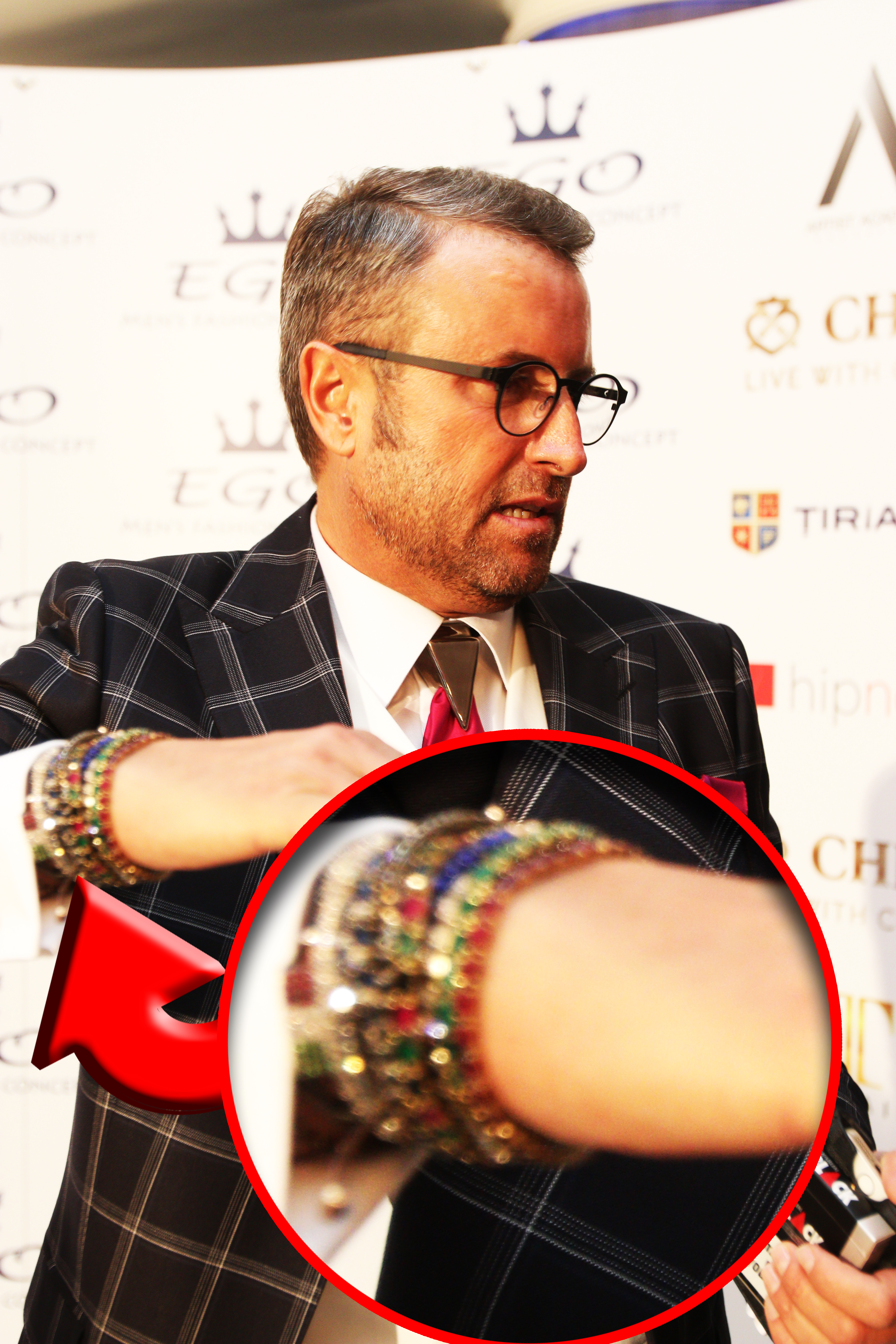 Bratarile sunt din diamante veritabile