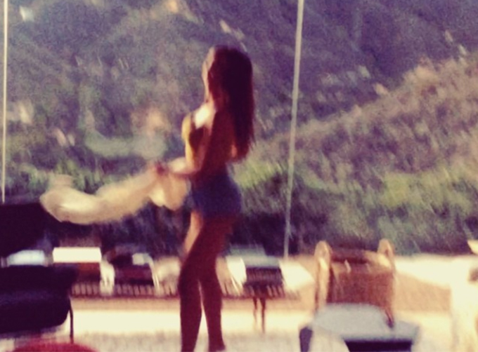 Madalina si-a facut de cap cu o prietena in vila ei din SUA