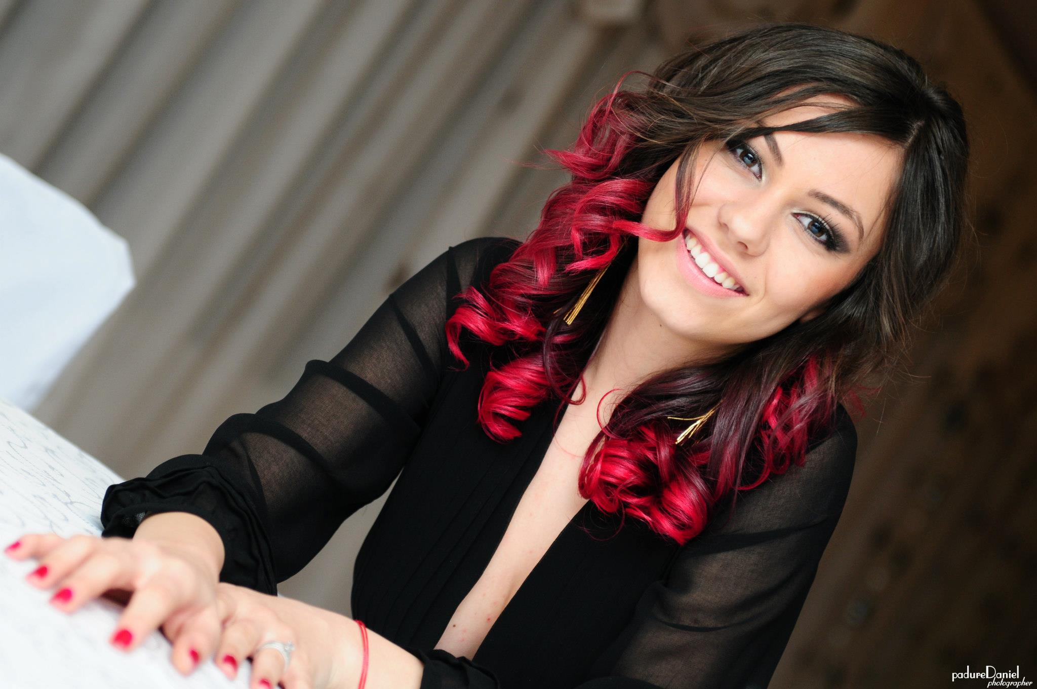 Mirabela Cismaru si-a schimbat look-ul