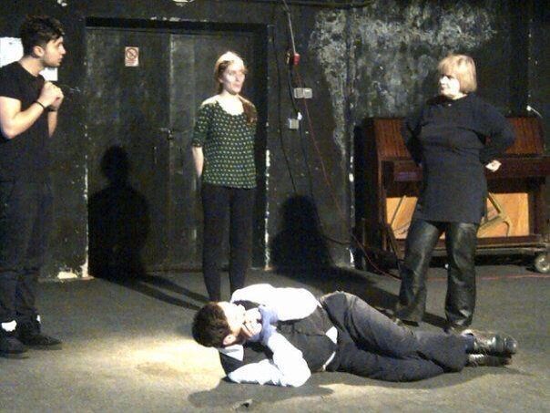 Noni a jucat deja in cateva pise de teatru