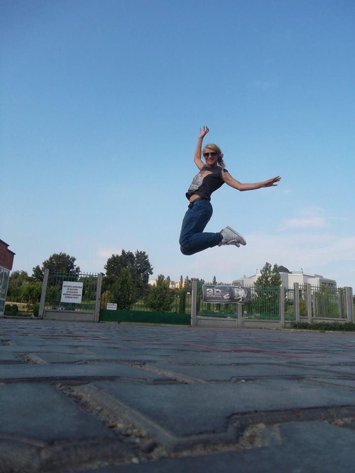 Lora nu a mai rezistat si le-a raspuns fanilor rautaciosi