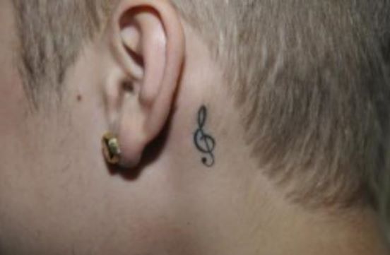 Fulgy a postat o imagine cu tatuajul lui Justin Bieber, iar multi prieteni au apreciat-o