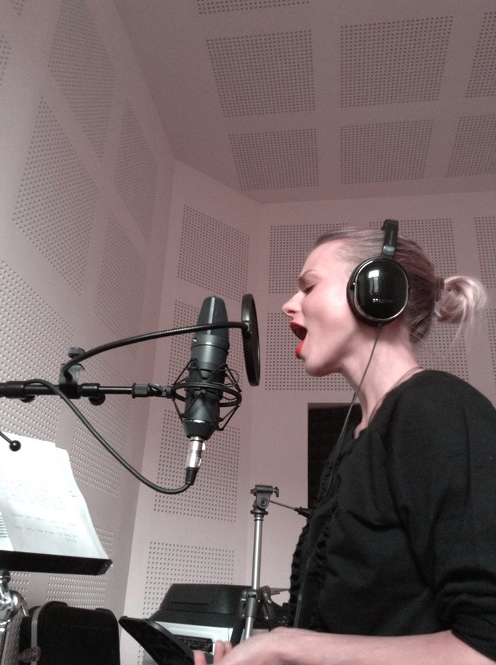 Jojo isi doreste sa se reapuce de cantat