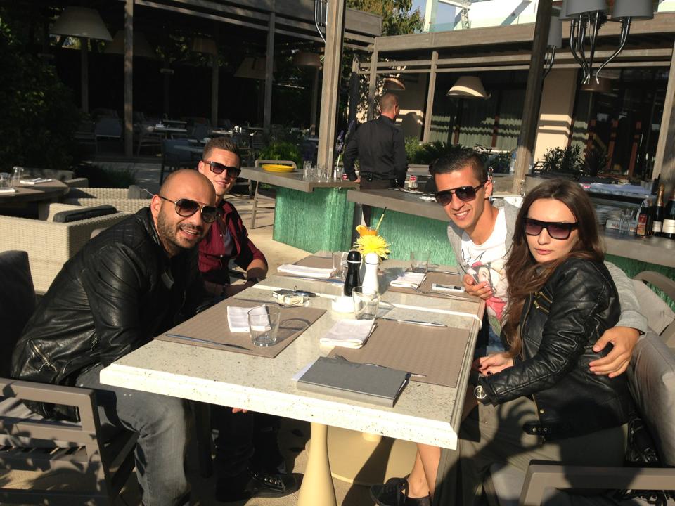 Cei doi s-au cunoscut prin intermediul unor prieteni comuni