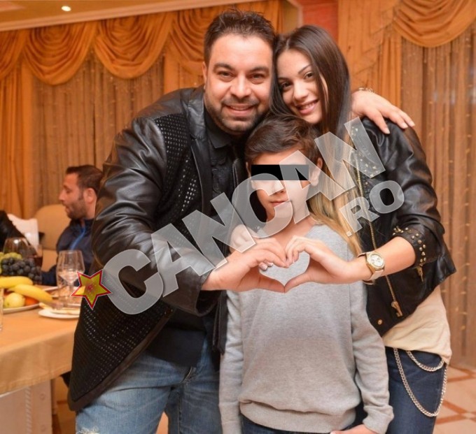 Manelistul, alaturi de cei doi copii ai sai, pe care ii iubeste ca pe ochii din cap