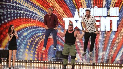 Rodion i-a ridicat pe sus pe Smiley si Pavel Bartos foto: PRO TV