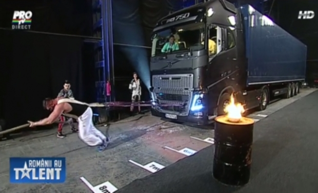 Rodion si-a demonstrat forta atunci cand a tras un TIR in direct foto: PRO TV