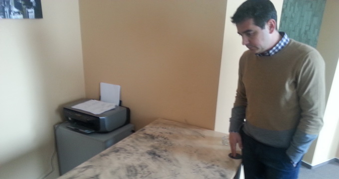 Omul de televiziune si-a gasit scoala de folclor devastata