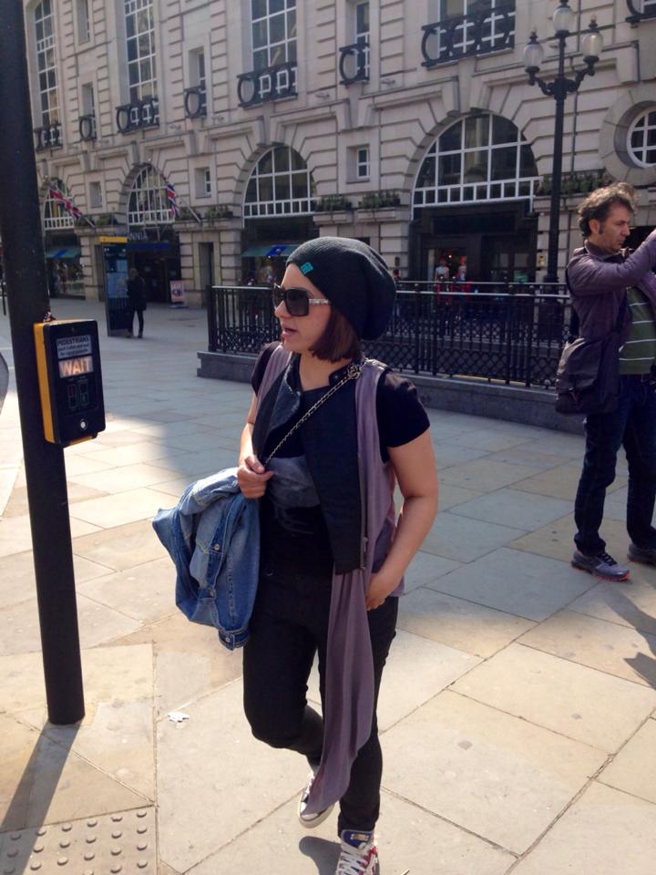 In vara anului trecut, Moni-k a fost plecata in Anglia sursa: arhiva personala