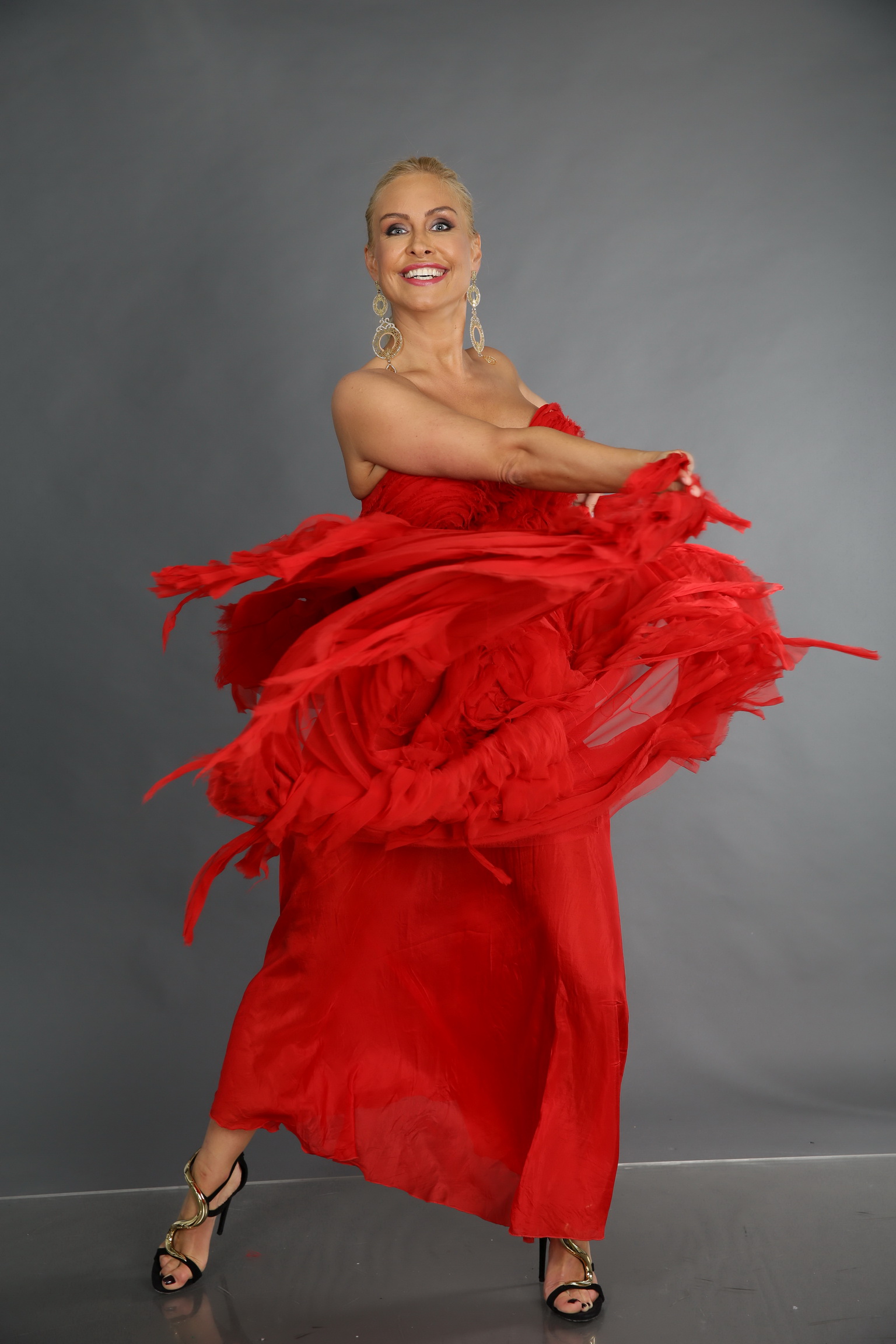 Vica va intra in ringul de la 