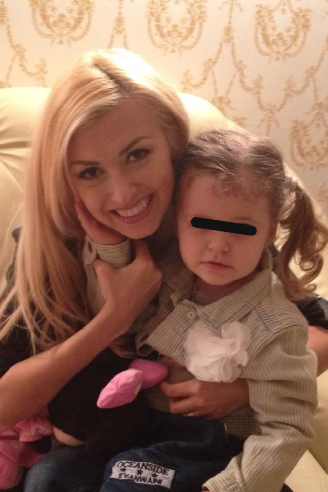 Andreea Balan a mers pana la Galati sa-si vada finuta