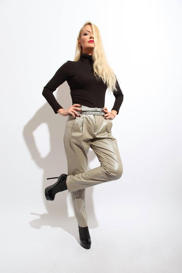 Fetita Andreei Antonescu a fost botezata de colega ei de trupa