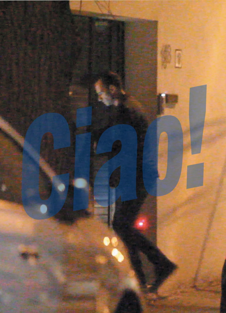 Ora 00:44 - Favian paseste plin de incredere in curtea Andreei Raicu