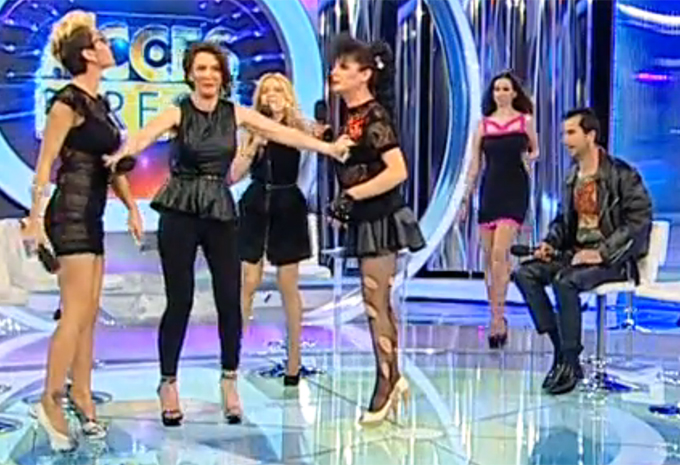 Simona Gherghe a incercat sa intervina intre cele doua batause