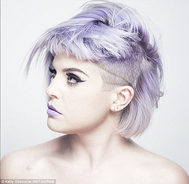 Kelly Osbourne si-a schimbat look-ul