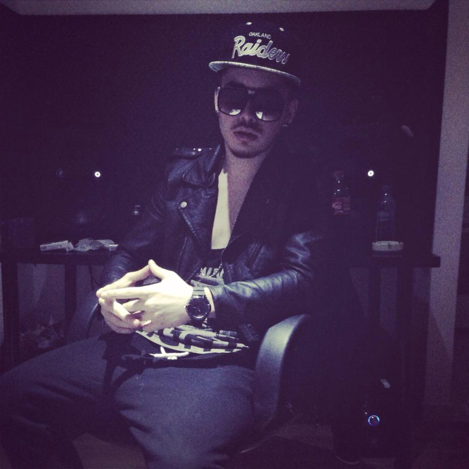 Tutu si-a schimbat si stilul vestimentar, iar acum arata ca un star de peste Ocean foto: Facebook