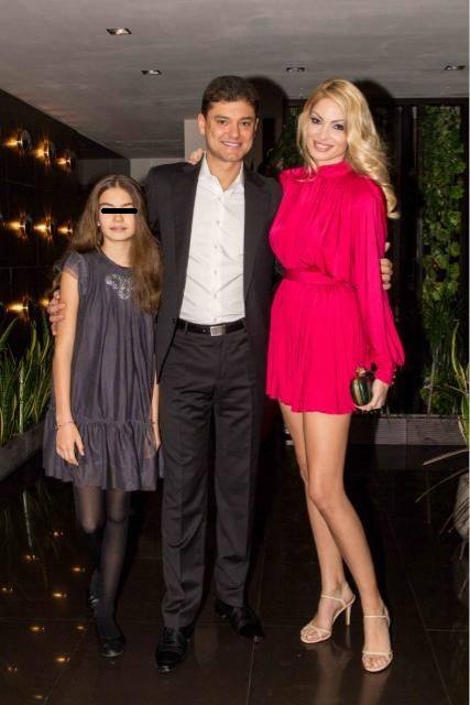 Valentina Pelinel, alaturi de sotul ei, Cristian Boureanu si fiica acestuia