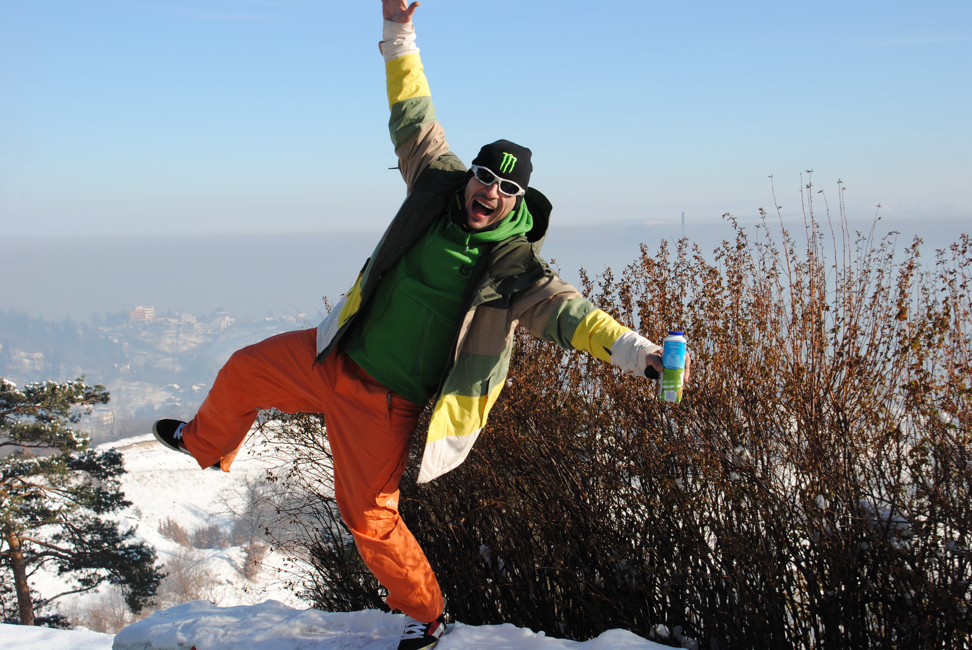George Vintila si-a petrecut vacanta la schi, in Poiana Brasov! Uite ce frumos s-a distrat omul de radio!