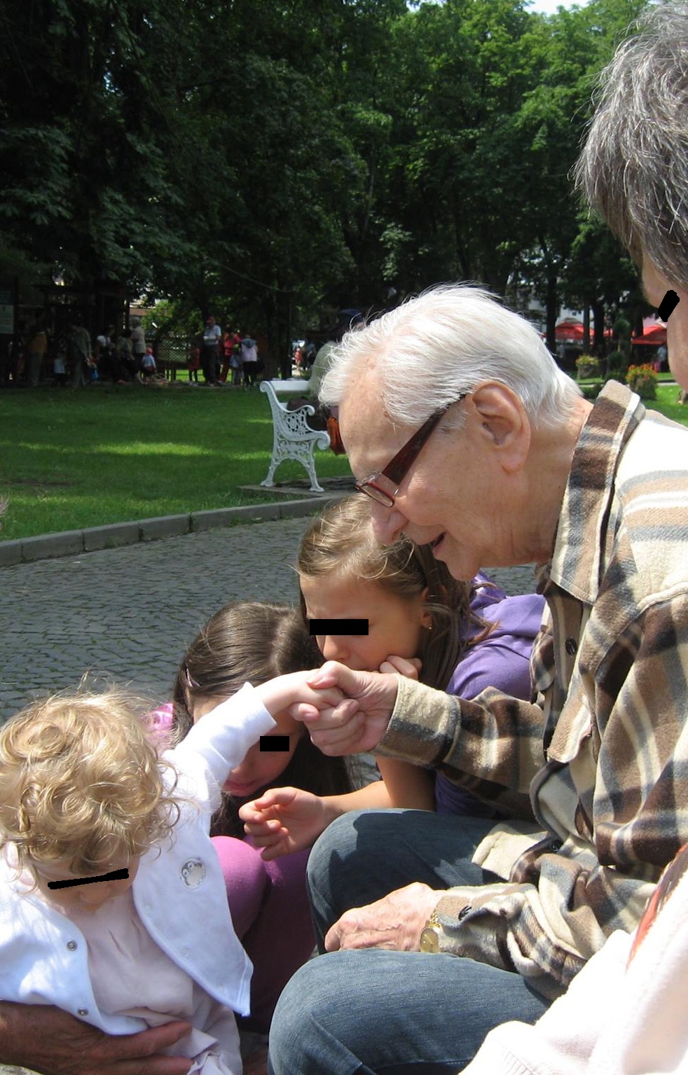 Radu Beligan s-a jucat cu copiii ca si cum ar fi fost proprii sai nepoti