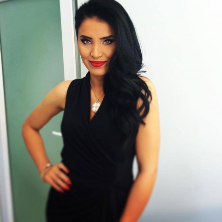 Bruneta radiaza de cand Speak a aparut in viata ei