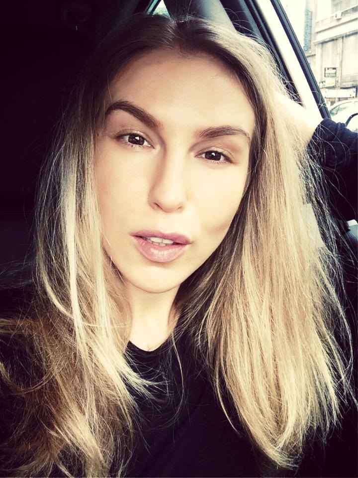 Corina Bud a renuntat de tot la machiaj