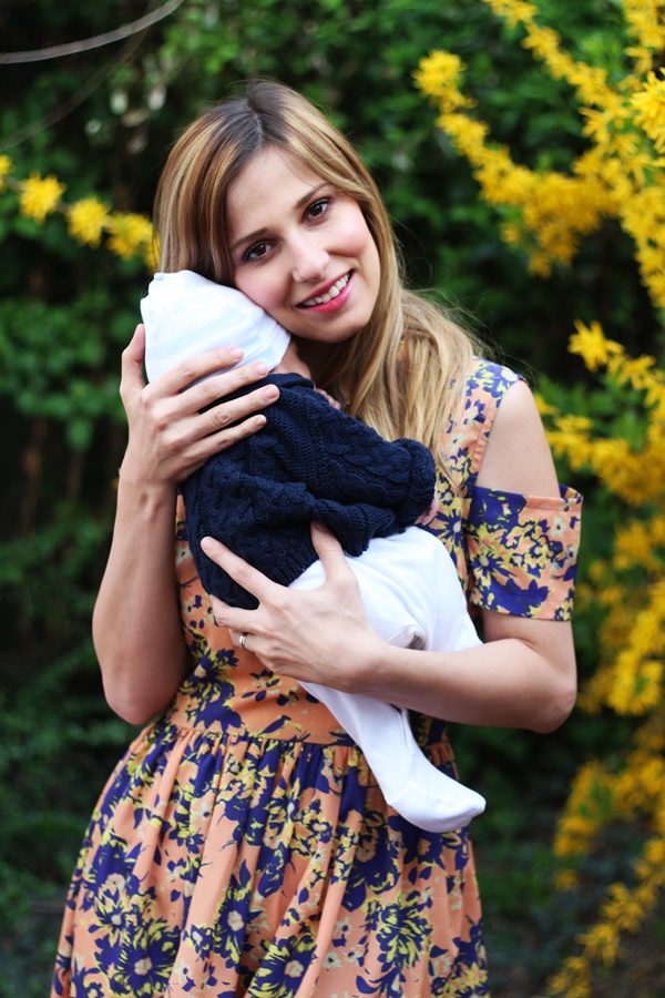 Vedeta este topita dupa micutul ei foto:danarogoz.one.ro