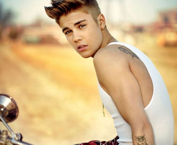 Justin Bieber este idolul a milioane de adolescente foto: www.smarttop10.com