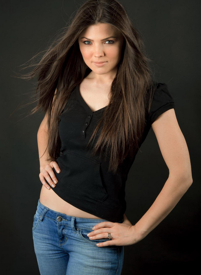 Paula este a doua favorita in clasamentul celor mai sexy participante la Eurovision 2014