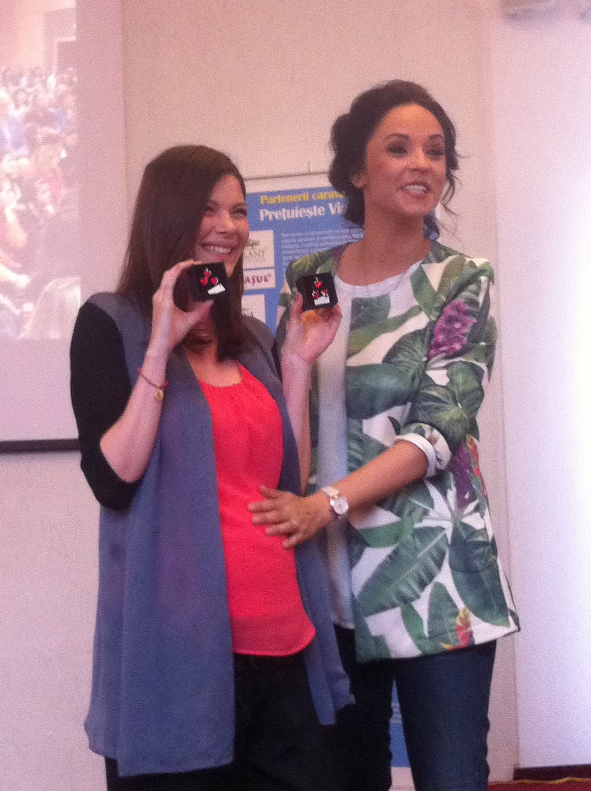 Anca Lungu a primit prima pereche de cercei pentru fetita ei, chiar de la Andreea Marin