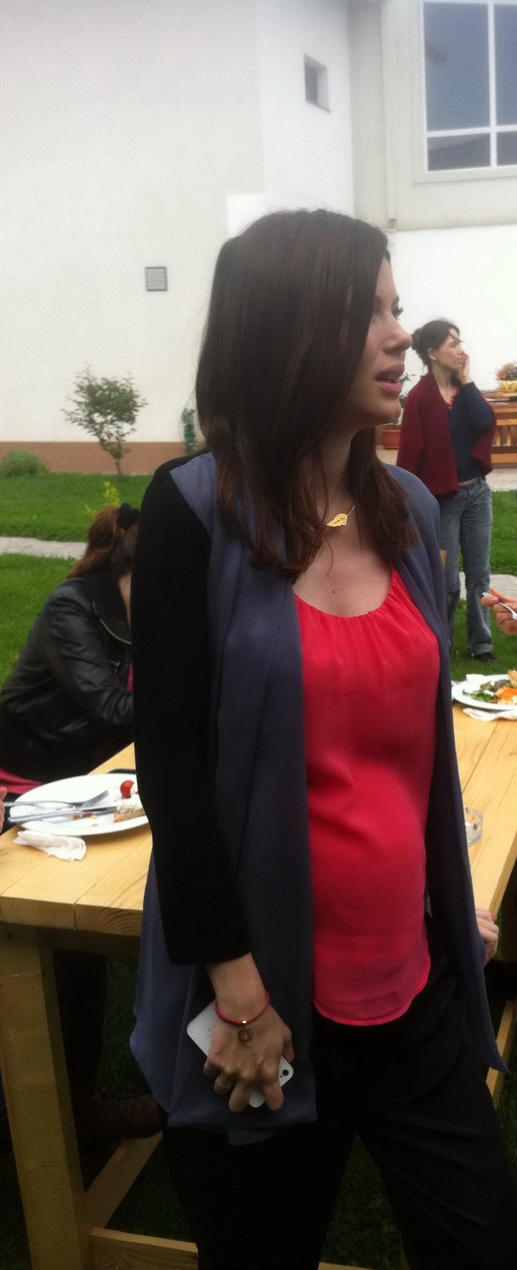 Chiar daca mai are doar o luna pana cand va naste, sarcina abia daca se vede pe trupul firav al Ancai Lungu