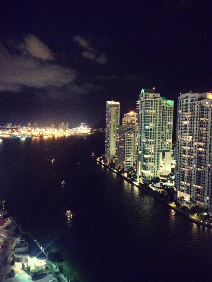 Roscata a ajuns in America azi dimineata