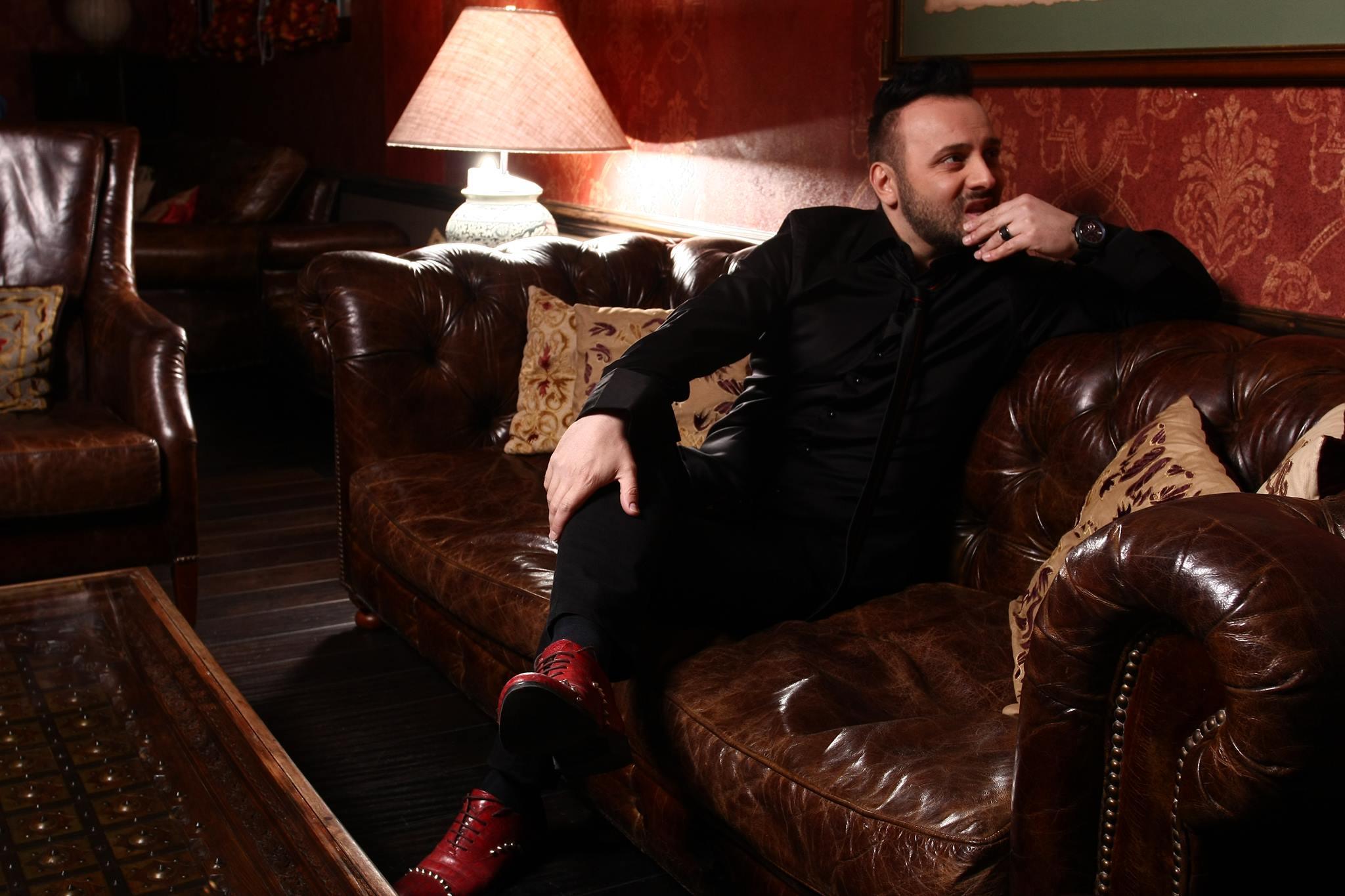 Artistul este atacat de anumite persoane care nu stiu cum sa ii mai faca rau foto: Facebook