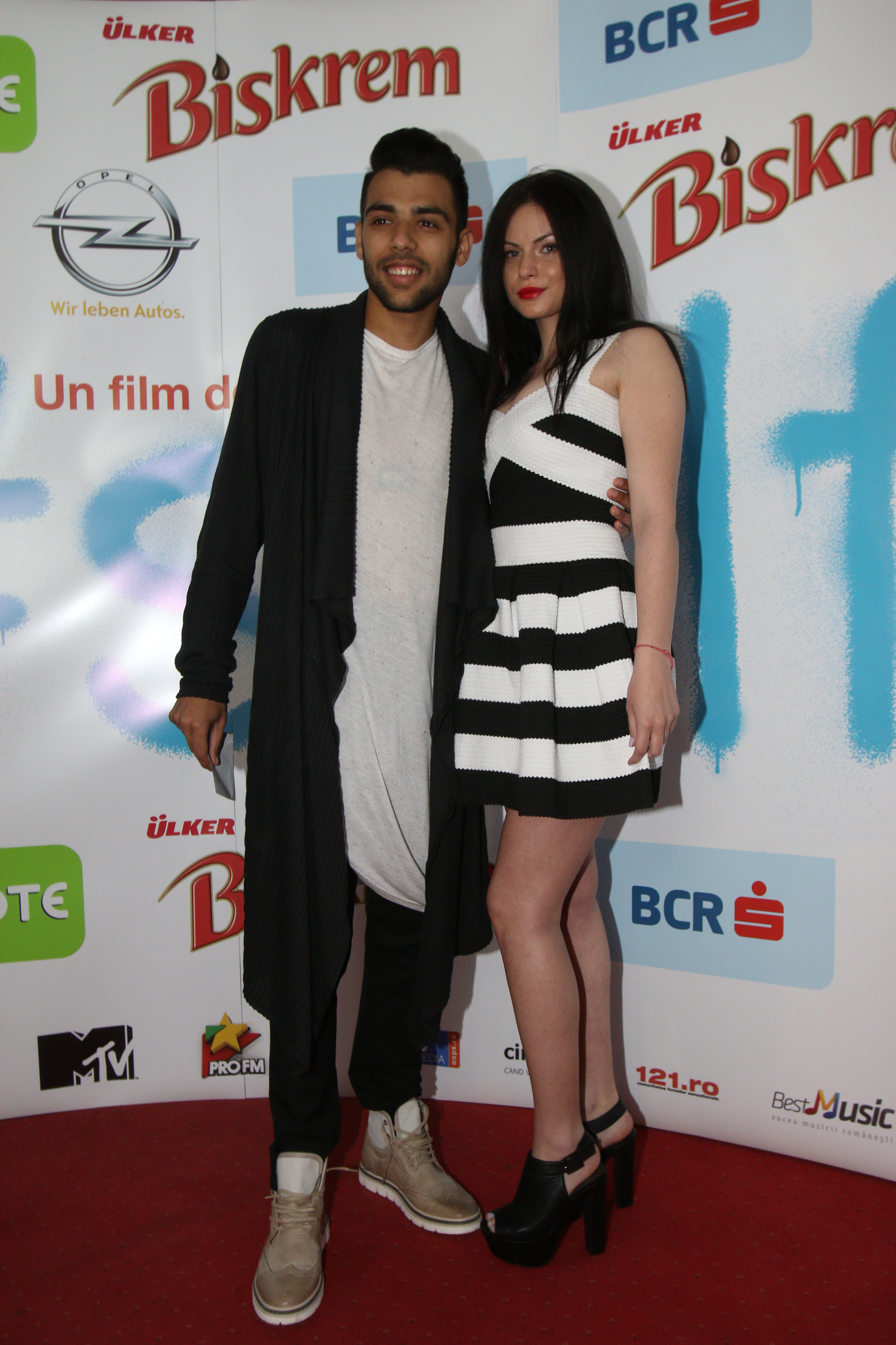 Levent si-a facut aparitia alaturi de noua lui iubita, foarte mandru de aceasta