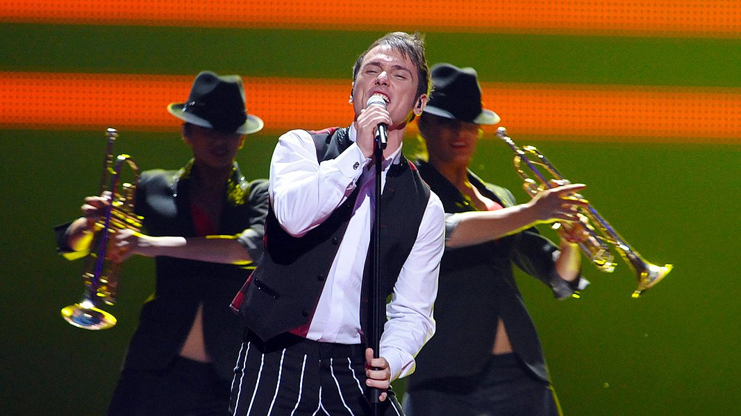 Solistul Hotel FM a fost in mijlocul unui scandal sexual foto: Facebook