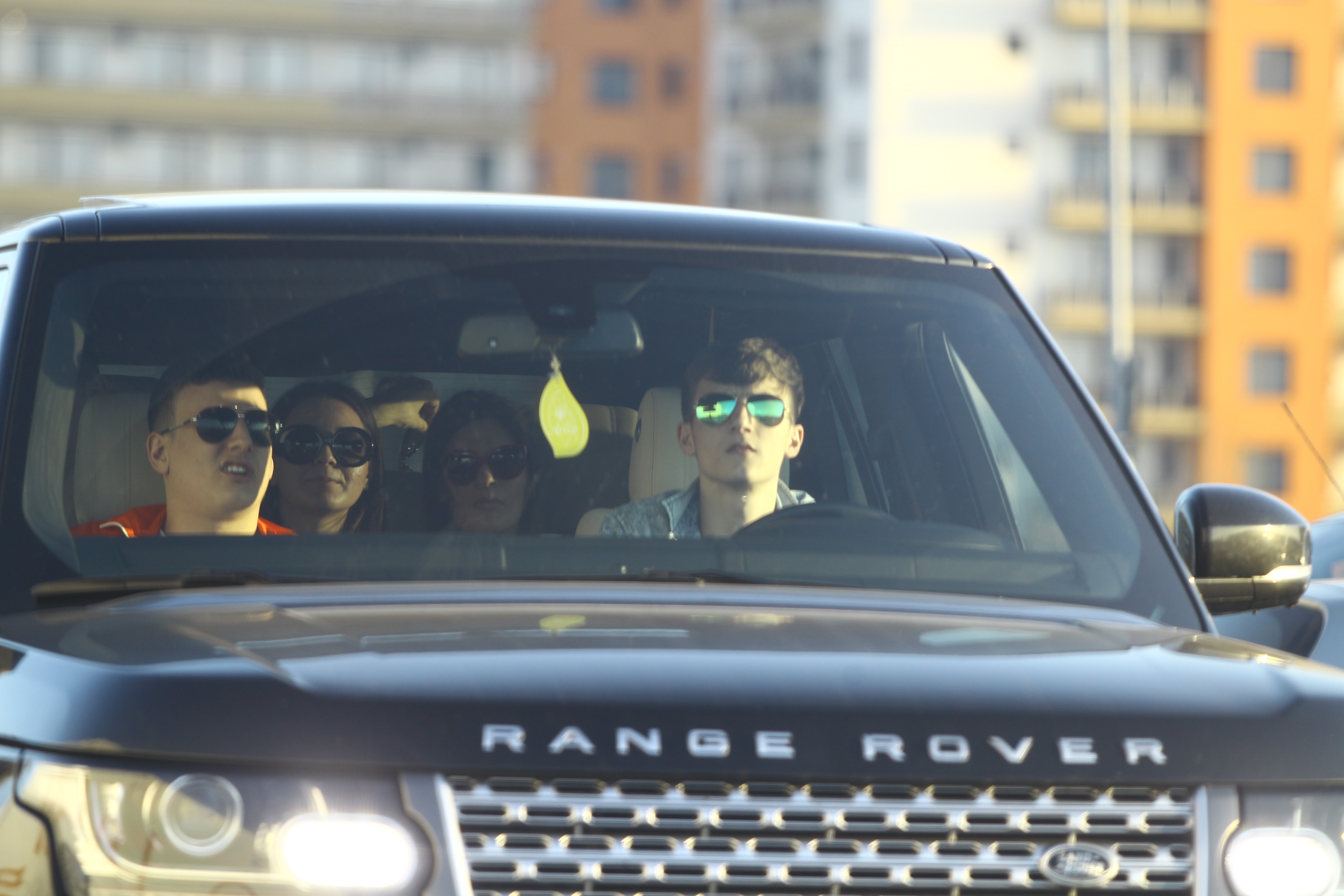 Ianis impreuna cu Andrei, Ilinca si o alta tanara sunt clienti fideli ai cluburilor din Constanta