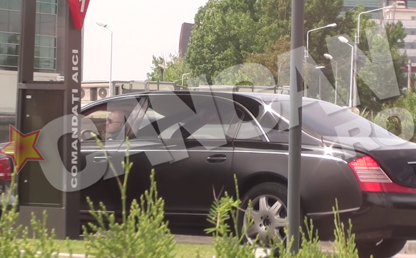 Nepotul lui Gigi Becali a poftit la hamburgeri si a oprit la un fast-food