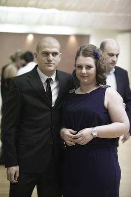 Adina si Alex sunt foarte fericiti impreuna si se iubesc ca in prima zi