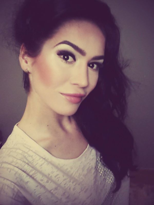 Prietenii virtuali i-au transmis ca este foarte frumoasa si 