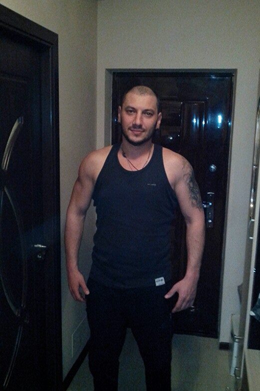 Artistul arata foarte bine, dupa ce a slabit cateva kilograme bune