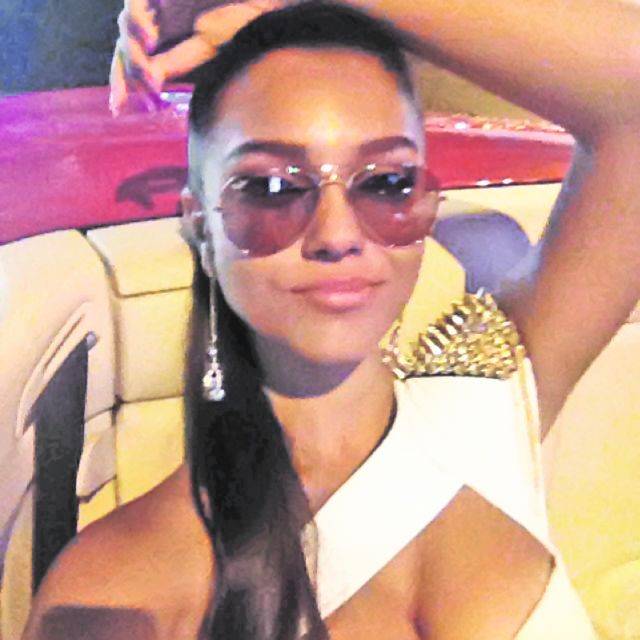 Carmen a declareat public faptul ca tatal ei nu e de acord cu relatia pe care o are