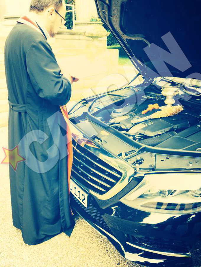 Marco si-a sfintit masina imediat cum a primit-o