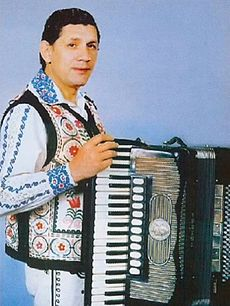 Ilie Udila a cantat impreuna cu ansamblul 