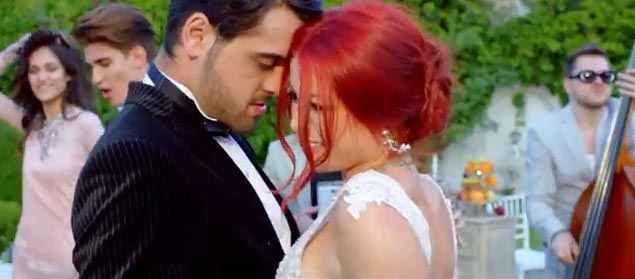 In noul ei videoclip, Elena si George sunt surprinsi in ipostaze destul de tandre